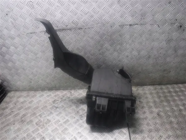 Ilmansuodatin kotelo VW Passat B5 FL 2.5 TDI image 2