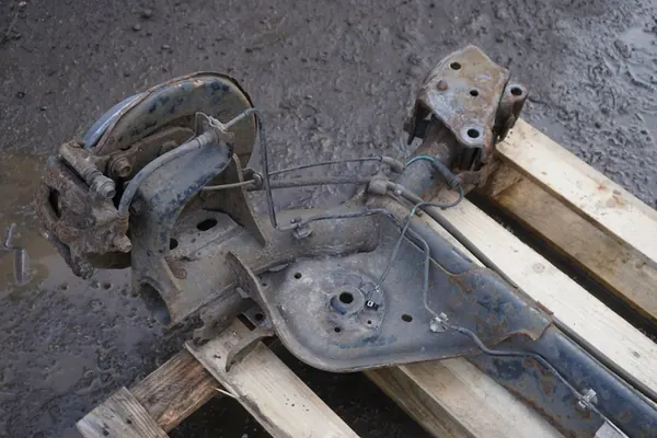 Nissan Juke F15 Trave di Sospensione Posteriore 555011KK0A image 4