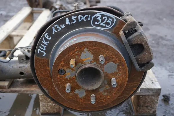 Nissan Juke F15 Trave di Sospensione Posteriore 555011KK0A image 5