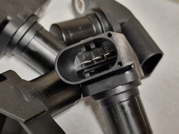 BMW OE 13627837904 Kamaxelgivare image 3