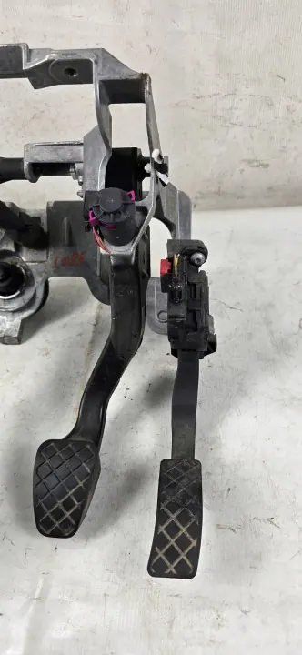 Soporte de pedal manual Audi OE OEM 8K1721117 image 3