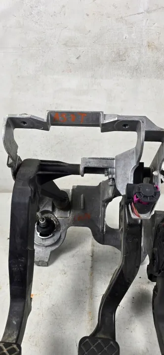 Soporte de pedal manual Audi OE OEM 8K1721117 image 4