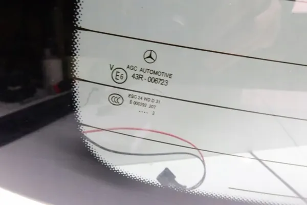 Mercedes W246 B-luokka OEM 2467400500 Lämpöinen Tummennettu Takalasi image 4