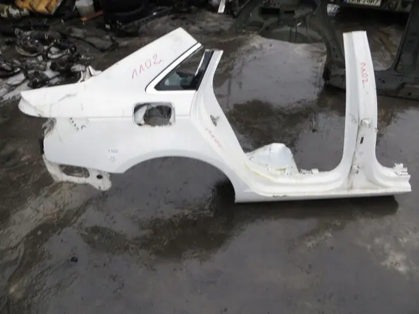Audi A4 B9 bakre höger kvartsstänkskärm OEM c/1102 image 2