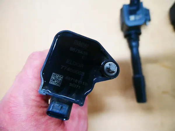 Bobina de ignição BMW F30 F31 F36 G11 G12 G30 8678438 image 3