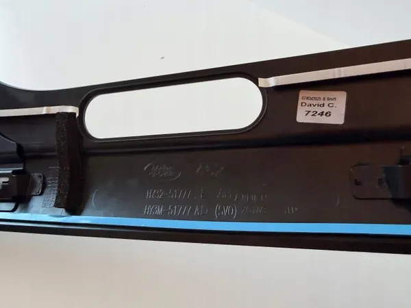 Land Rover Discovery 5 Carril Techo Izquierdo Trasero OEM HY32-51777 image 5