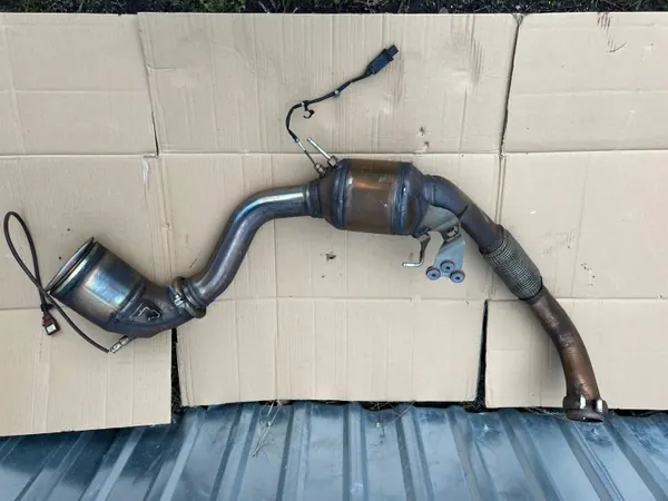 Catalisador Esquerdo OEM 971131765D Porsche Panamera image 2