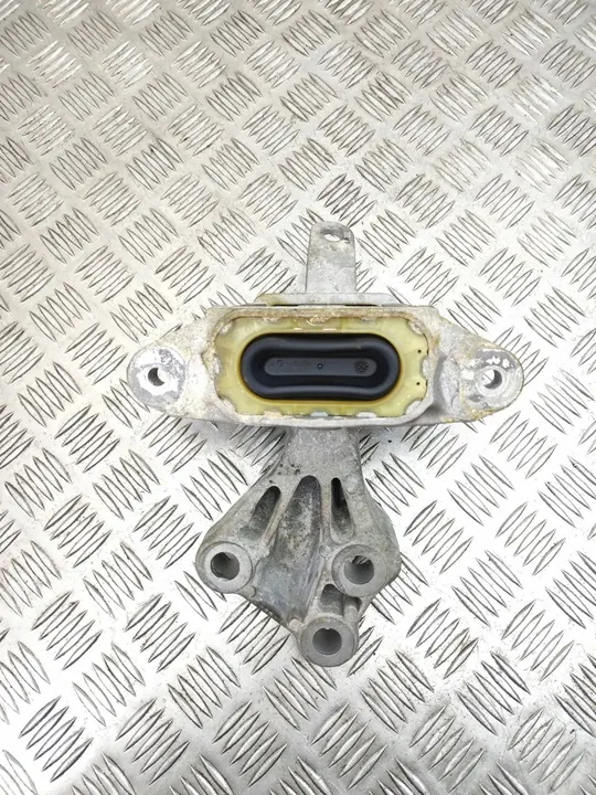 Opel Astra J 2013 Vaihteiston kiinnitys image 2