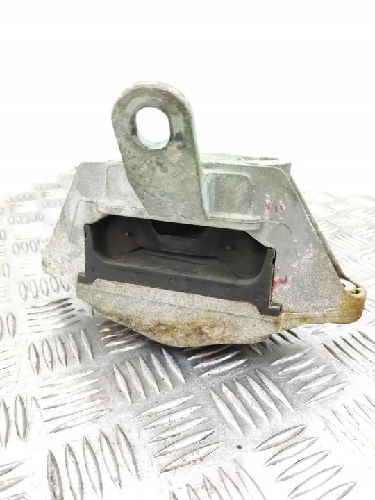 Opel Astra J 2013 Vaihteiston kiinnitys image 4