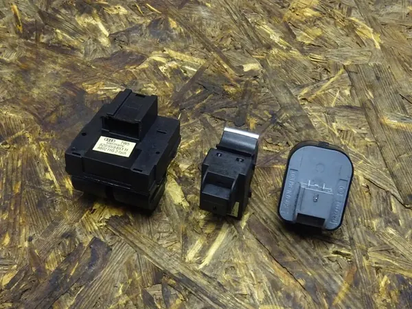 AUDI A3 8P Lift Fensterheber Schalter Chrom Set image 2