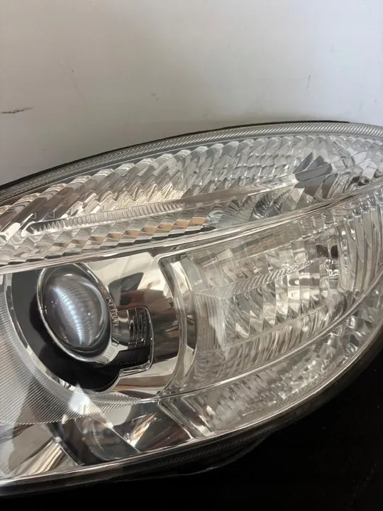 Farol Esquerdo para Skoda Fabia 2 Pré-Facelift AFL image 3