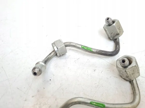 2013 BMW 3 F30 F35 F31 Polttoaineinjektorin putki image 2