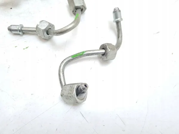 2013 BMW 3 F30 F35 F31 Polttoaineinjektorin putki image 3