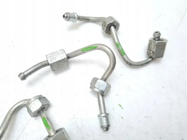 2013 BMW 3 F30 F35 F31 Polttoaineinjektorin putki image 5