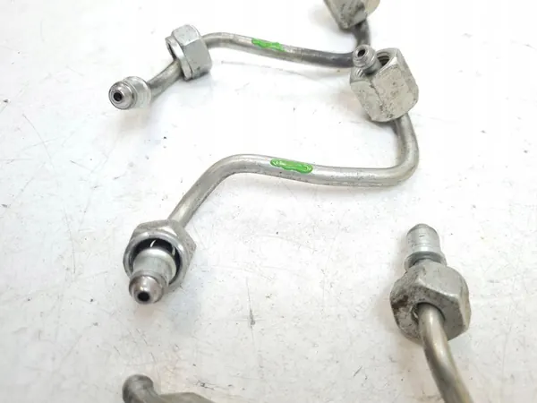 2013 BMW 3 F30 F35 F31 Polttoaineinjektorin putki image 8