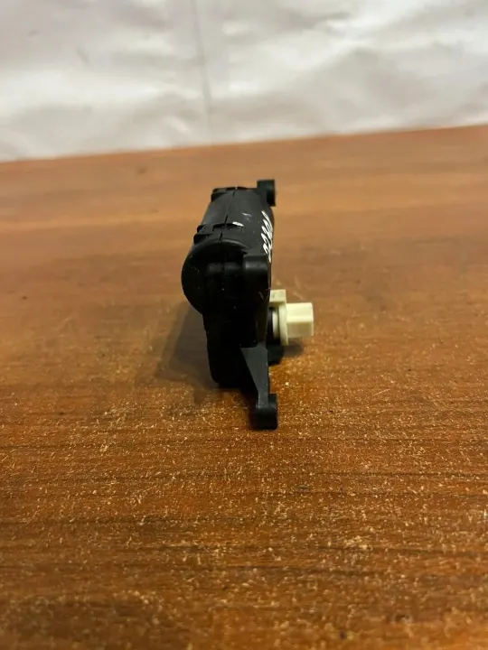 Motor de compuerta VW D2308 para Touran 1T1/1T2 2008 image 3