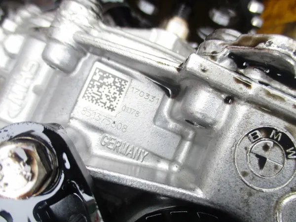 Bomba de óleo OEM 8513756 para BMW 2.0D image 4