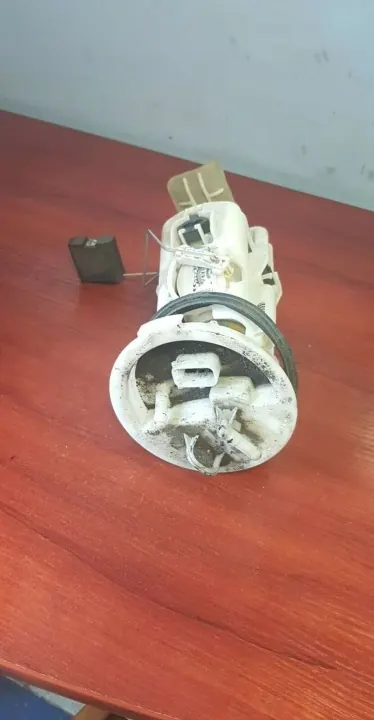 Bomba de combustível BMW E46 2.0D OEM A2C53088063 image 3