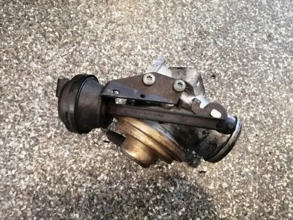 Audi OE 038129637C EGR-venttiili - Käytetty image 3