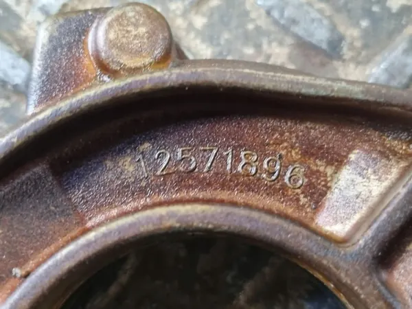 Bomba de aceite Cadillac Escalade OEM 12571896 - Usada image 5
