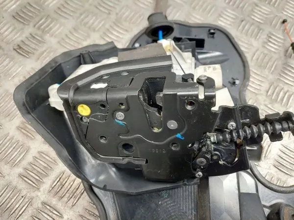 OEM 4H0839915 Vasen Etuoven Lukitus Audi A8 D2 image 3