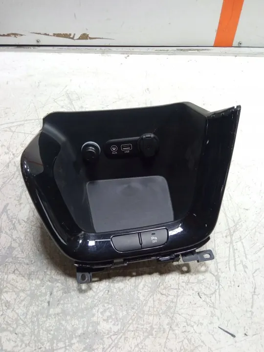 Cache Console Kia Ceed Port USB OE 93310A2000 image 5