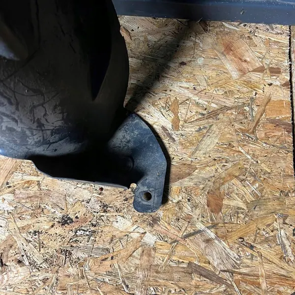 RENAULT CLIO IV Rear Right Wheel Arch OE 767487242R image 2