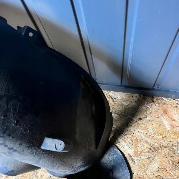 RENAULT CLIO IV Rear Right Wheel Arch OE 767487242R image 4