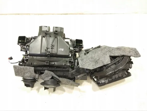 Porsche Taycan blästerhus OEM 972907521C - Begagnad image 5