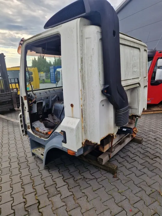 DAF CF Päiväohjaamo OEM 0683459 - Käytetty Kunnossa image 4