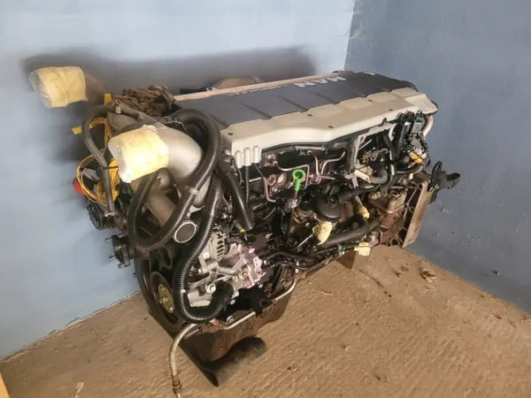 MAN D2066 Motor 440 PS Euro 5 OEM 8110000000 image 2