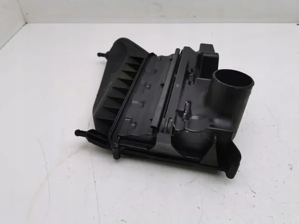 Mercedes-Benz ML W164 2005 Ilmansuodattimen Kotelo Oikea OEM image 4