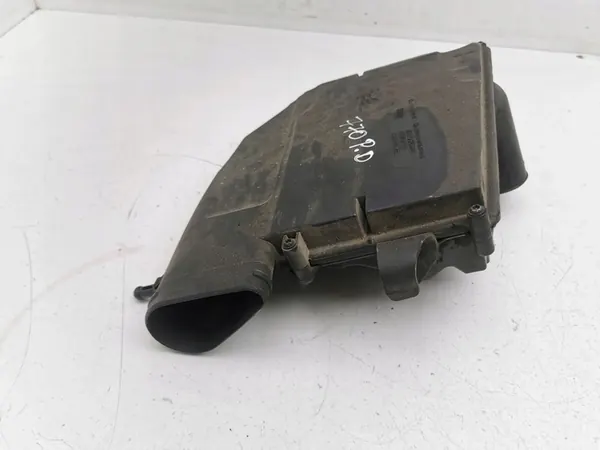 Mercedes-Benz ML W164 2005 Ilmansuodattimen Kotelo Oikea OEM image 6