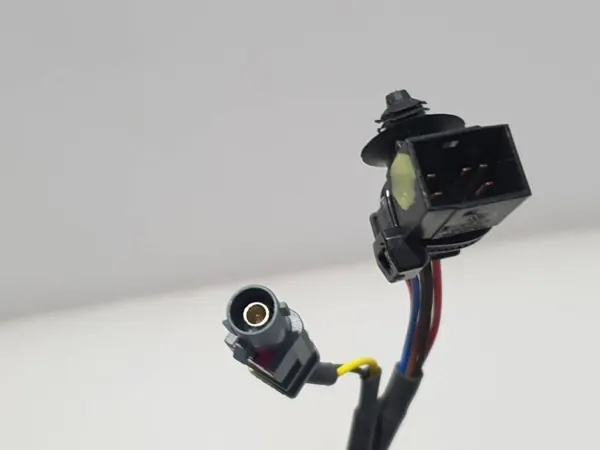 VW Tiguan 5NA 2017 Heckklappengriff mit Kamera OEM 5NA827566 image 3