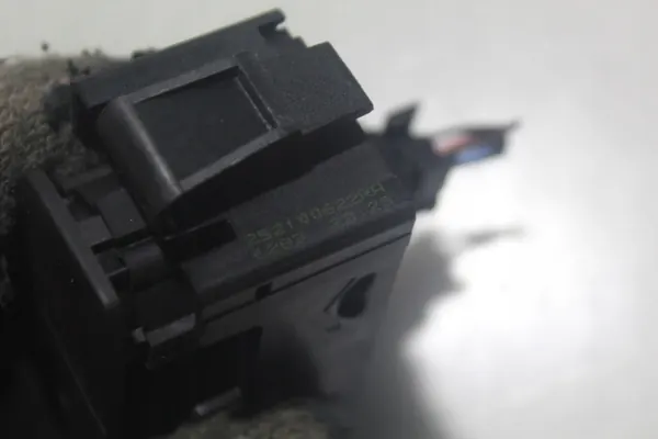 Warnblinker Schalter Opel Vivaro B image 4