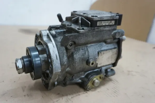 Nissan PATROL Y61 ruiskutuspumppu OEM 25262 image 2