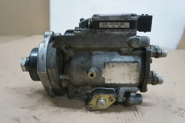 Nissan PATROL Y61 ruiskutuspumppu OEM 25262 image 3