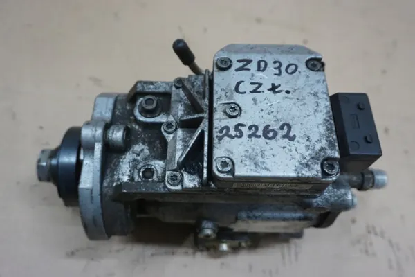 Nissan PATROL Y61 ruiskutuspumppu OEM 25262 image 4