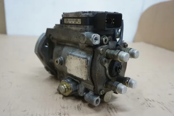 Nissan PATROL Y61 ruiskutuspumppu OEM 25262 image 5
