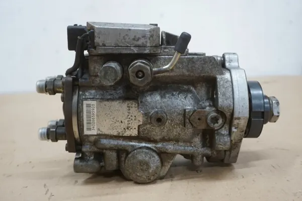 Nissan PATROL Y61 ruiskutuspumppu OEM 25262 image 8