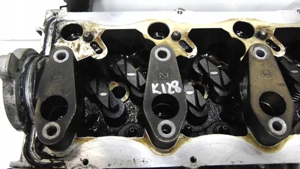 Hyundai OE 22111-27400 Engine Head image 3