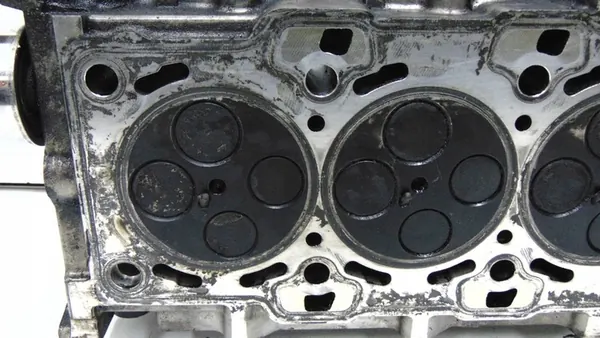 Hyundai OE 22111-27400 Engine Head image 8