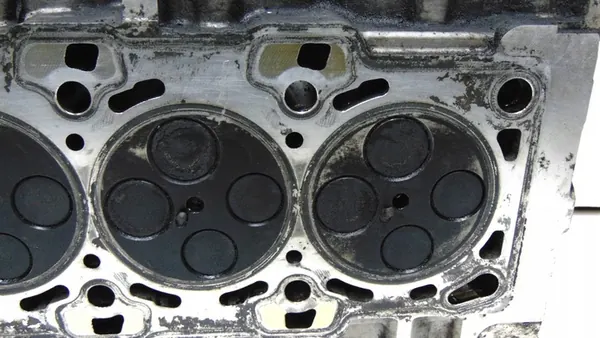 Hyundai OE 22111-27400 Engine Head image 9