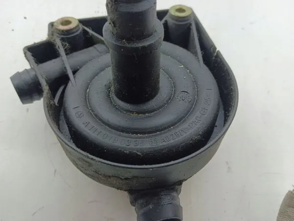 Séparateur d'huile Mercedes-Benz OEM A1110180334 image 6