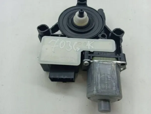 Seat Arona Linker achterdeur raambediening OEM E850202013 image 3