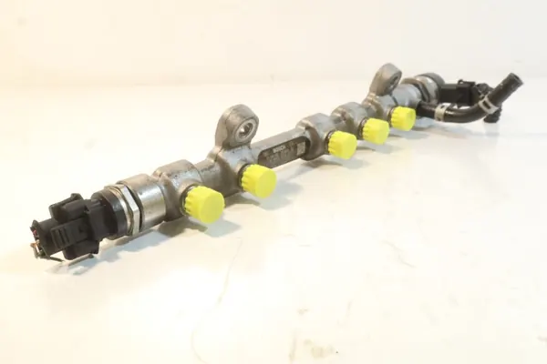 2014 Toyota Yaris Fuel Rail 1.4 D4D 0445214177 image 4
