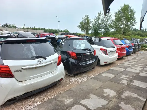 Pilier B gauche Toyota Yaris III OEM YARIS III SŁUPEK B LEWY image 5