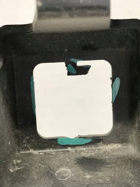 Peugeot 308 Underskärm image 4