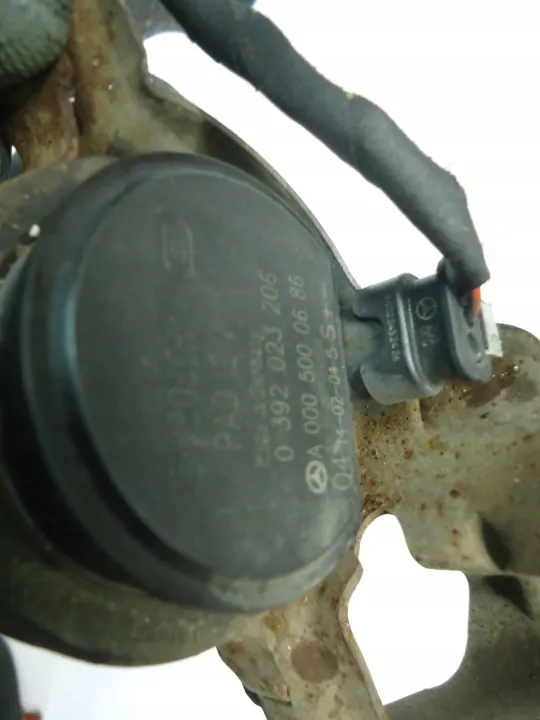 Pompe à eau Mercedes A0005000686 pour W246 W176 1.5 CDI image 3