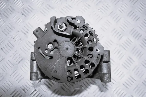 Alternador Opel Corsa D image 2